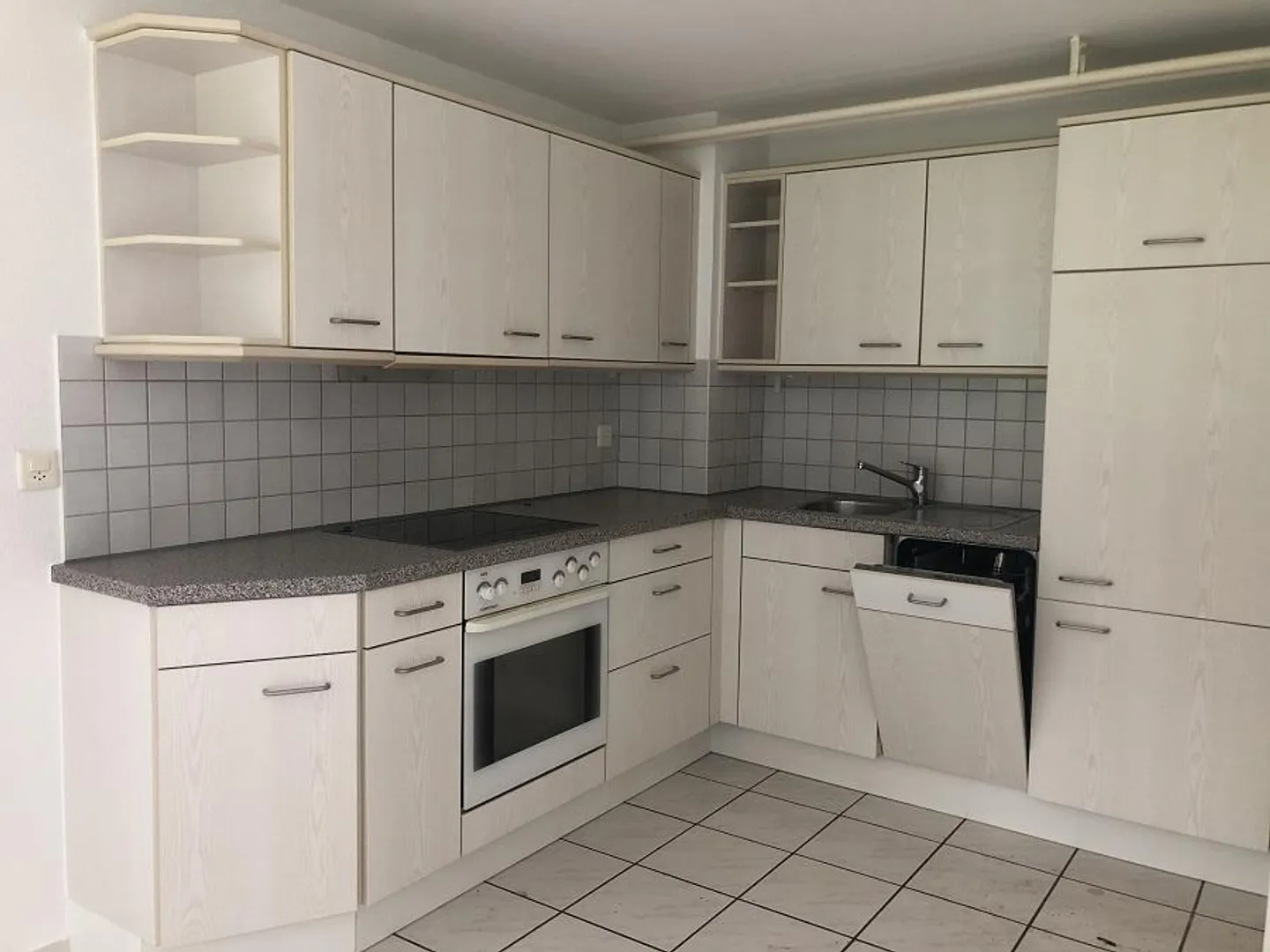 Appartement 1 pièce confortable et ouvert dans un quartier résidentiel calme - Photo 5 sur 14