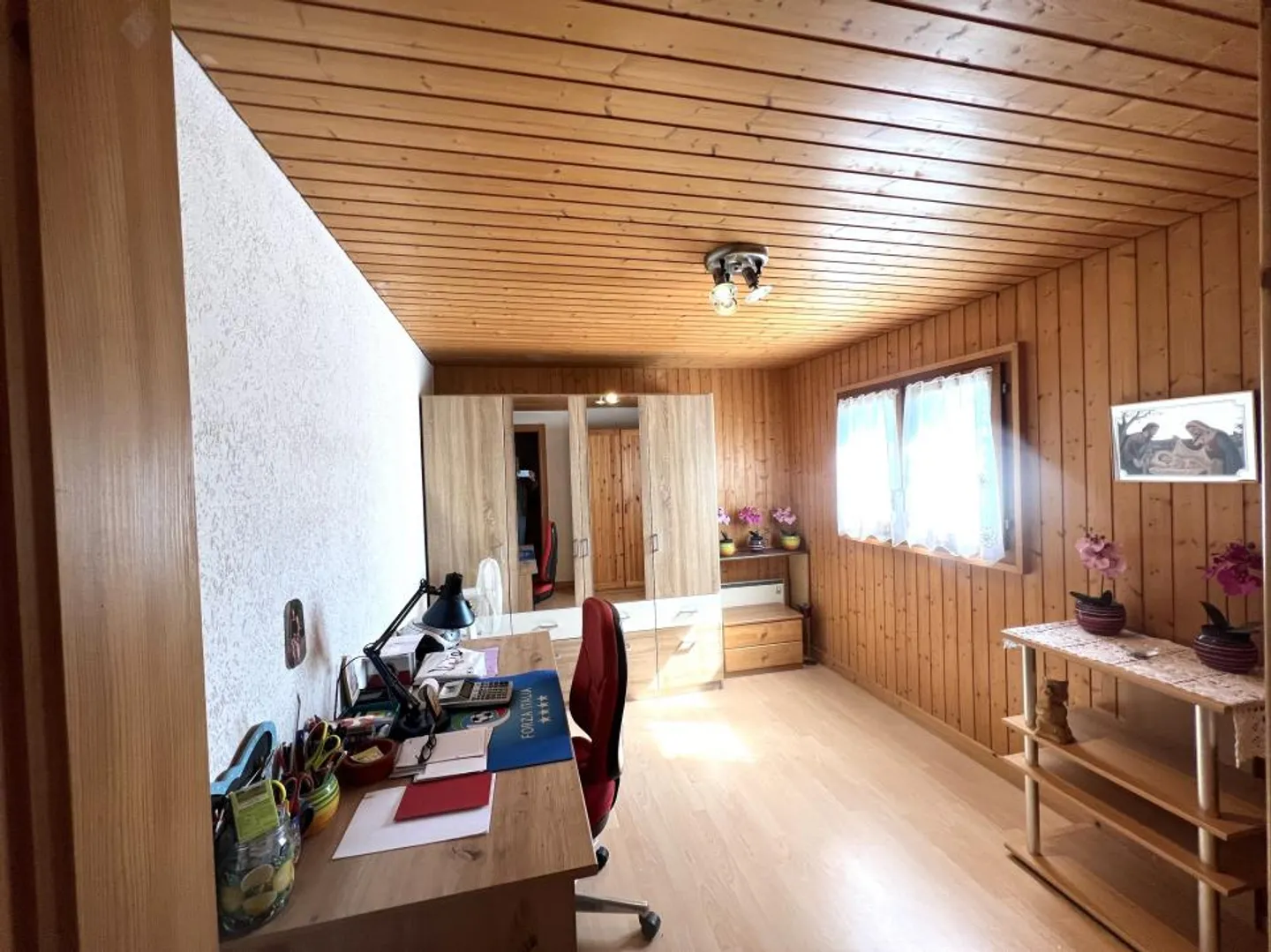 Chalet in legno su 3 piani con bella vista sulla pianura - Foto 6 di 9