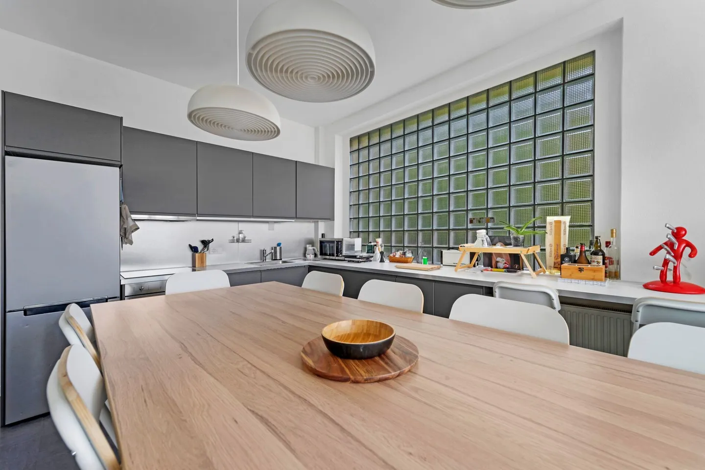 Spacious house with terrace, garden, parking spaces and an open view of the landscape - Photo 6 of 14