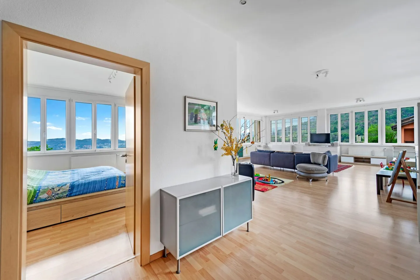 Spacious house with terrace, garden, parking spaces and an open view of the landscape - Photo 1 of 14