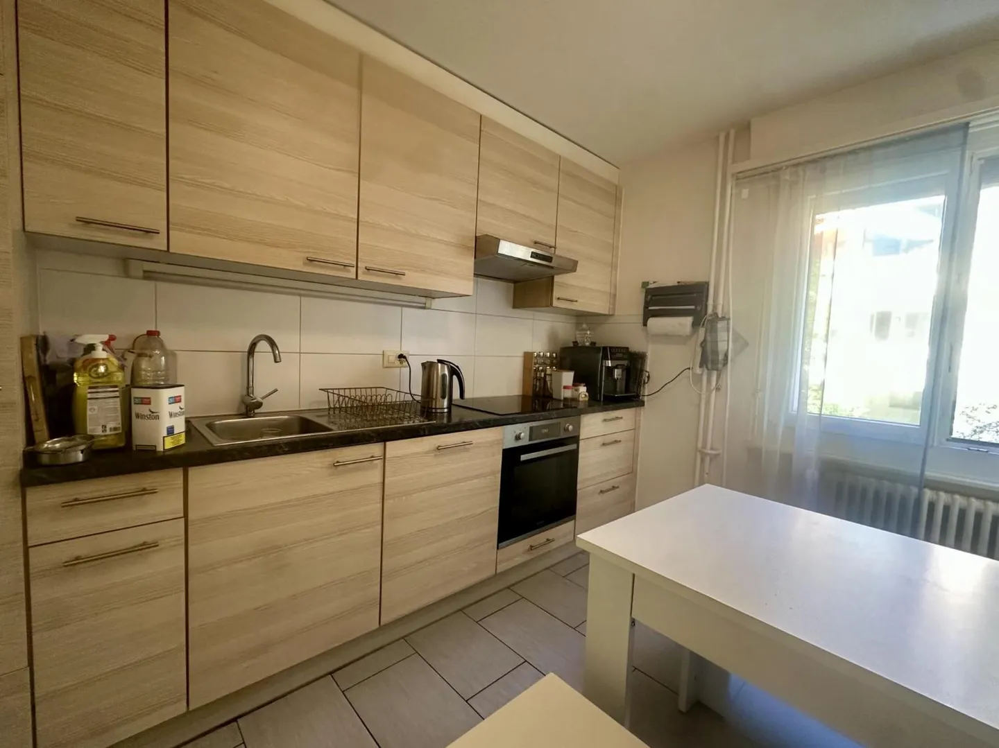 Appartamento spazioso con balcone - Foto 3 di 9