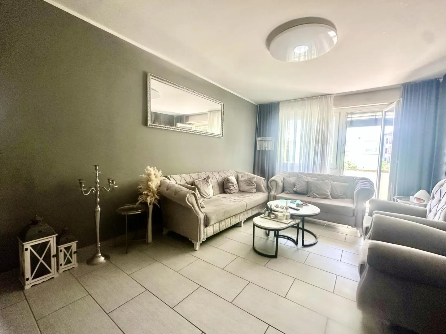 Appartamento spazioso con balcone - Foto 7 di 9