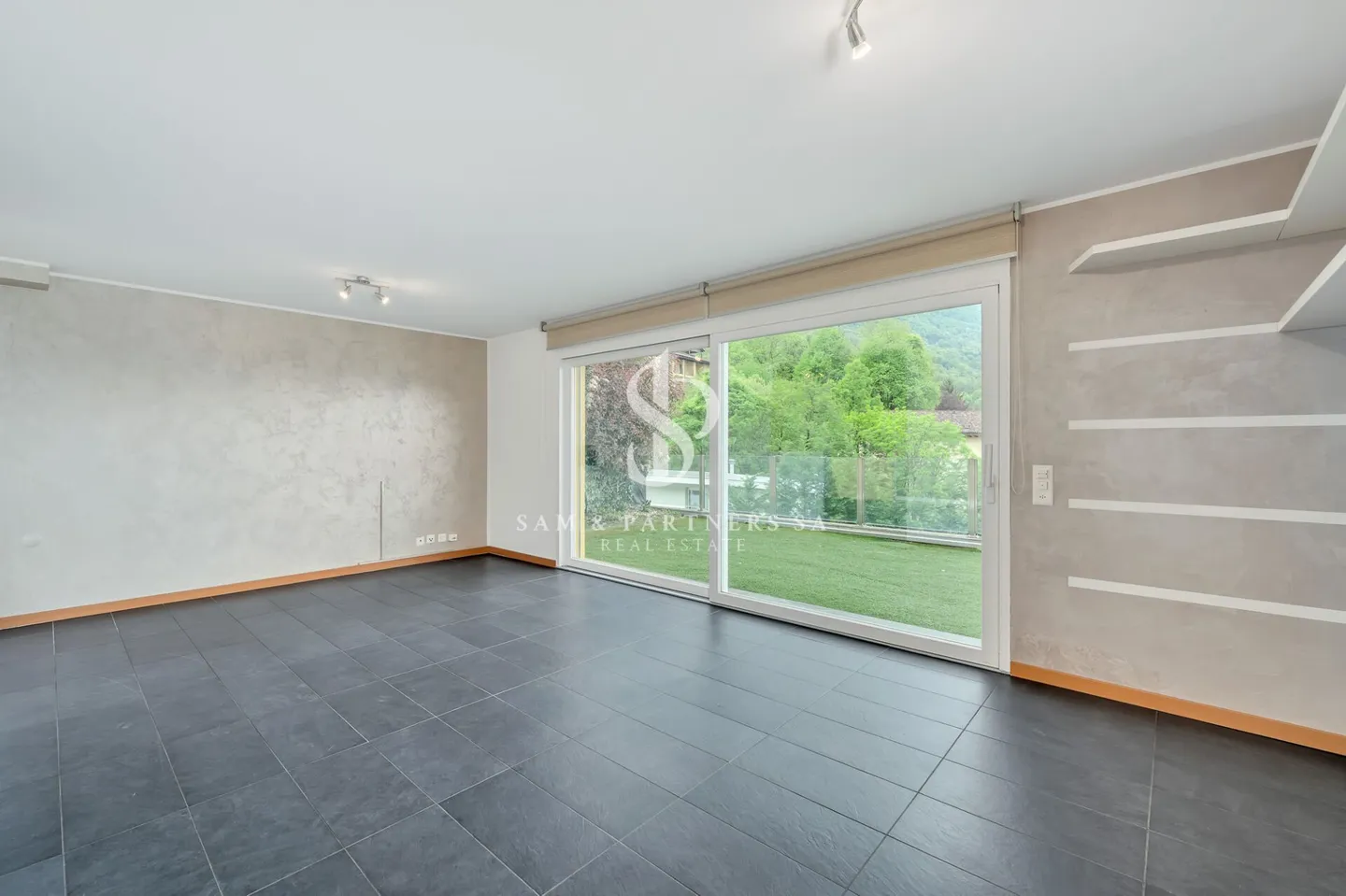 Moderne Villa mit Seeblick - Foto 4 von 18