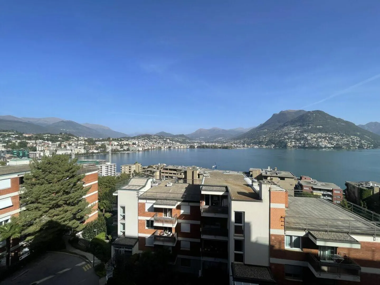 Spazioso appartamento con vista panoramica e piscina - Foto 2 di 7