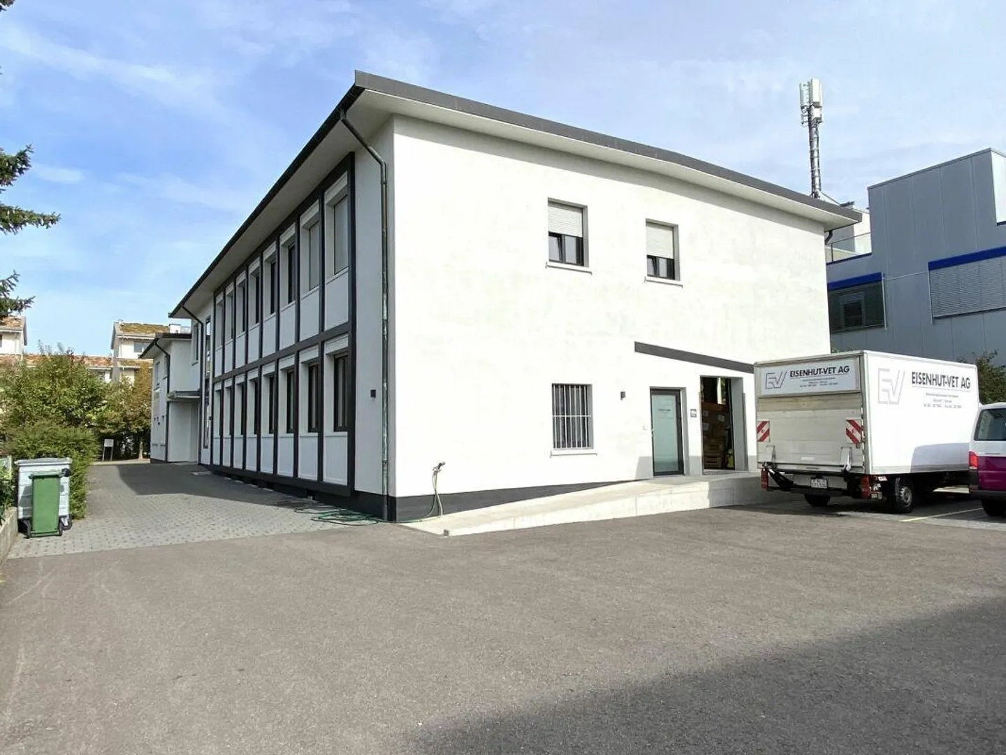 Commercial Spaces / Office 300 m2 in an ideal location at Sandweg 50A in Allschwil - Photo 3 of 13