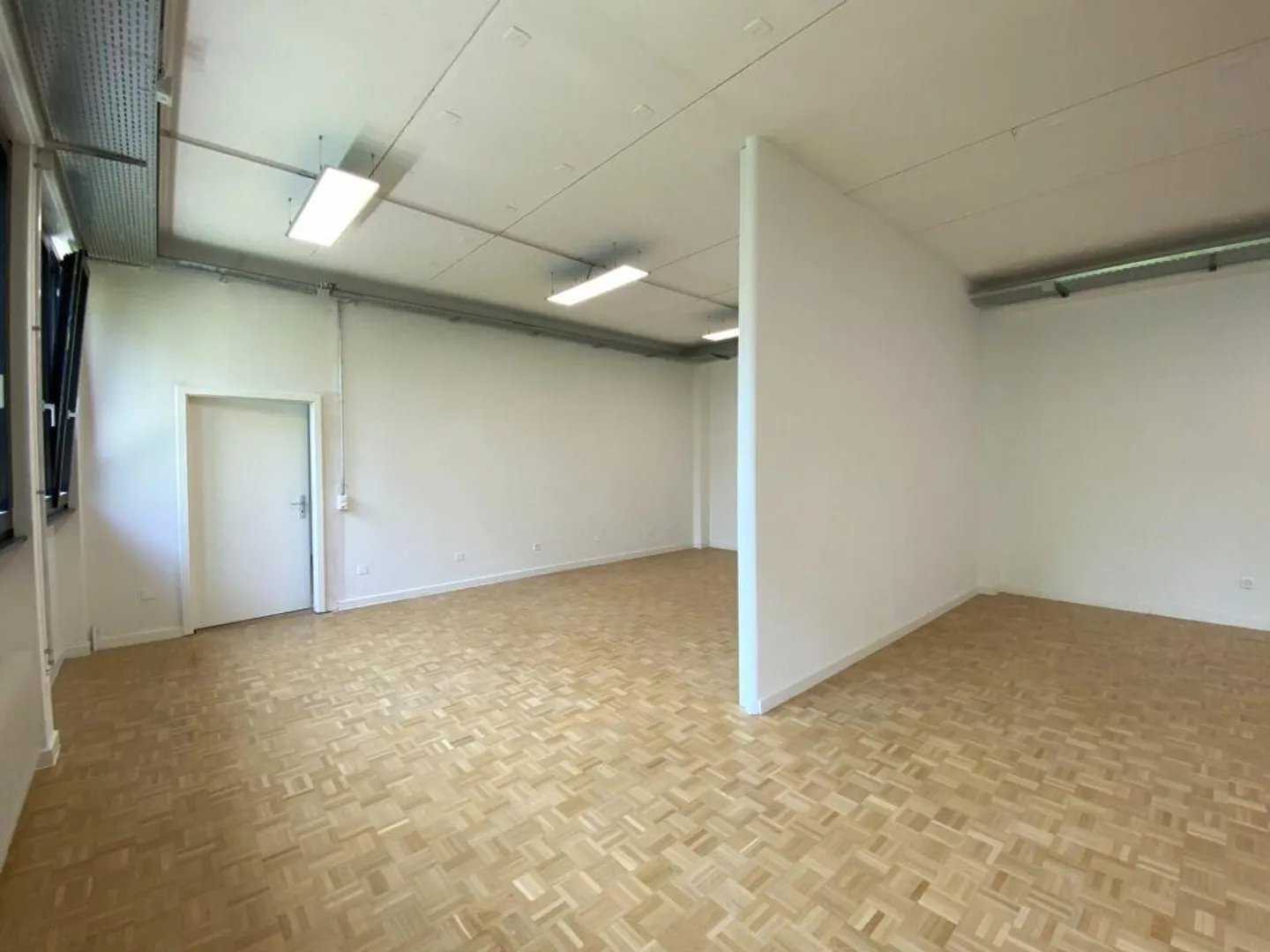 Commercial Spaces / Office 300 m2 in an ideal location at Sandweg 50A in Allschwil - Photo 6 of 13