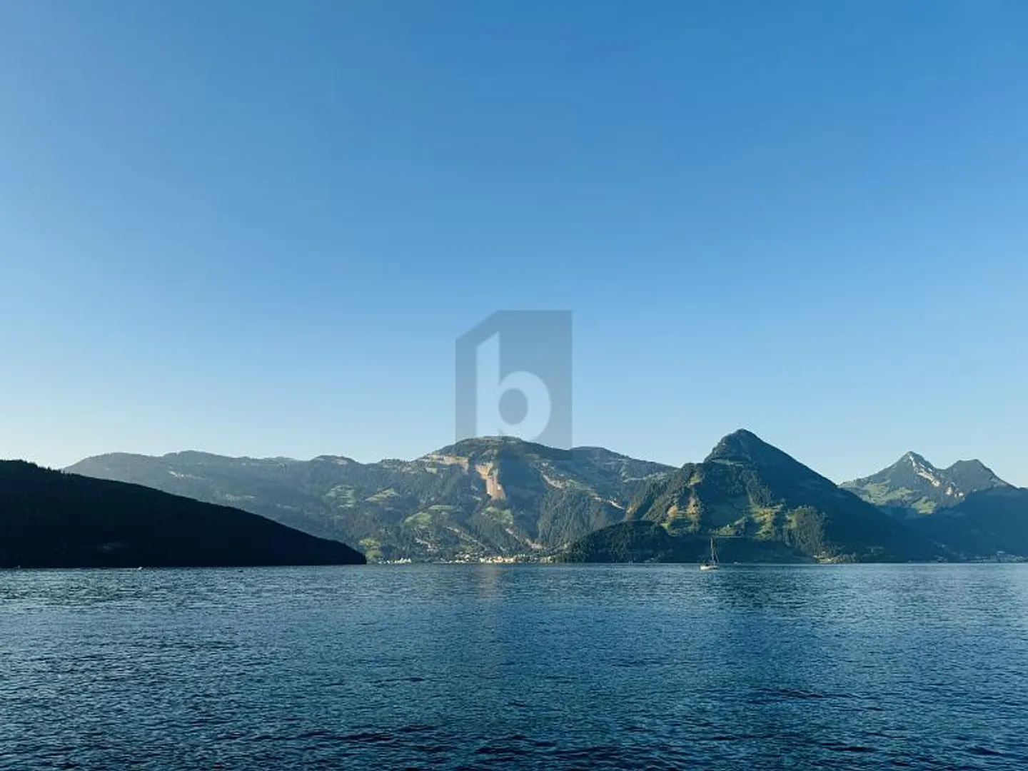 LUXURIOUS NEW BUILD DIRECTLY ON THE LAKE - Photo 5 of 6