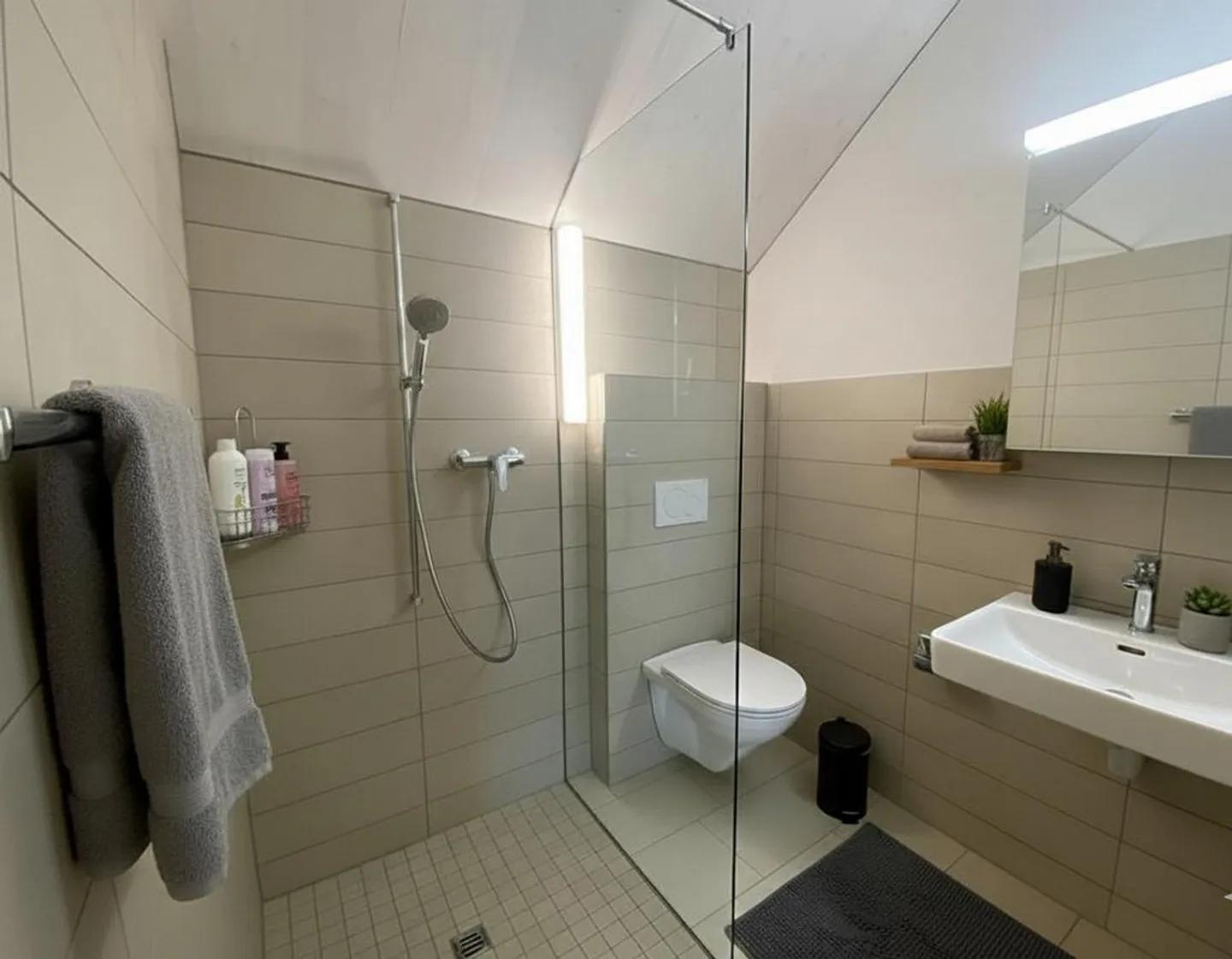 Modernes Apartment in ruhiger Lage - Foto 7 von 9