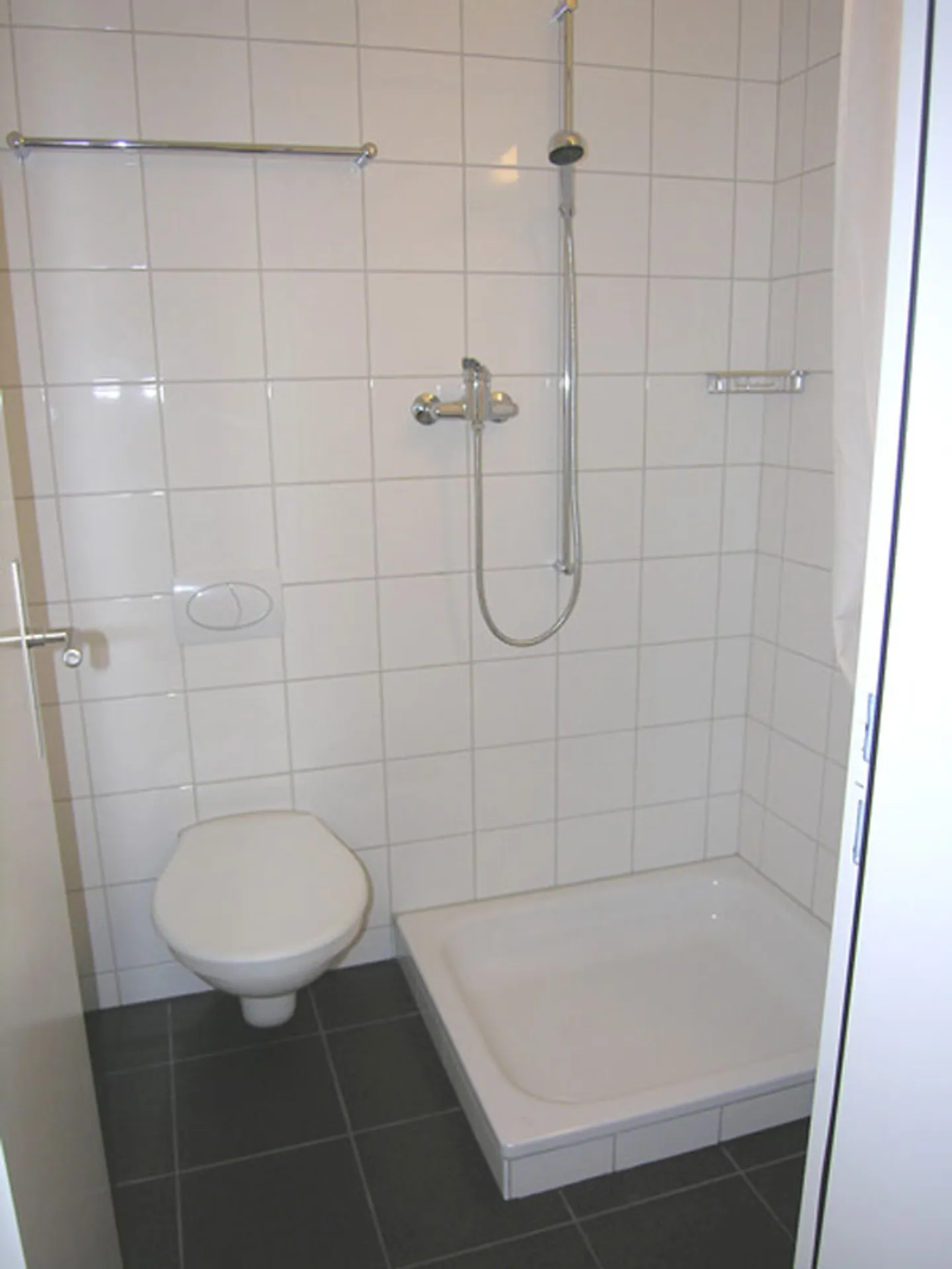 Appartement spacieux ensoleillé - Photo 5 sur 6