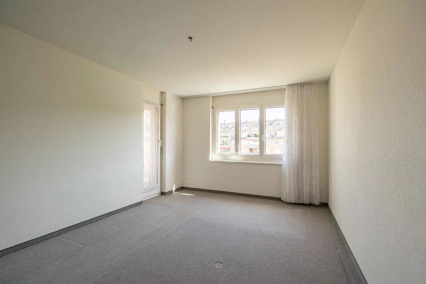 Appartement spacieux de 4,5 pièces - calme, lumineux et avec vue sur la verdure. - Photo 13 sur 20