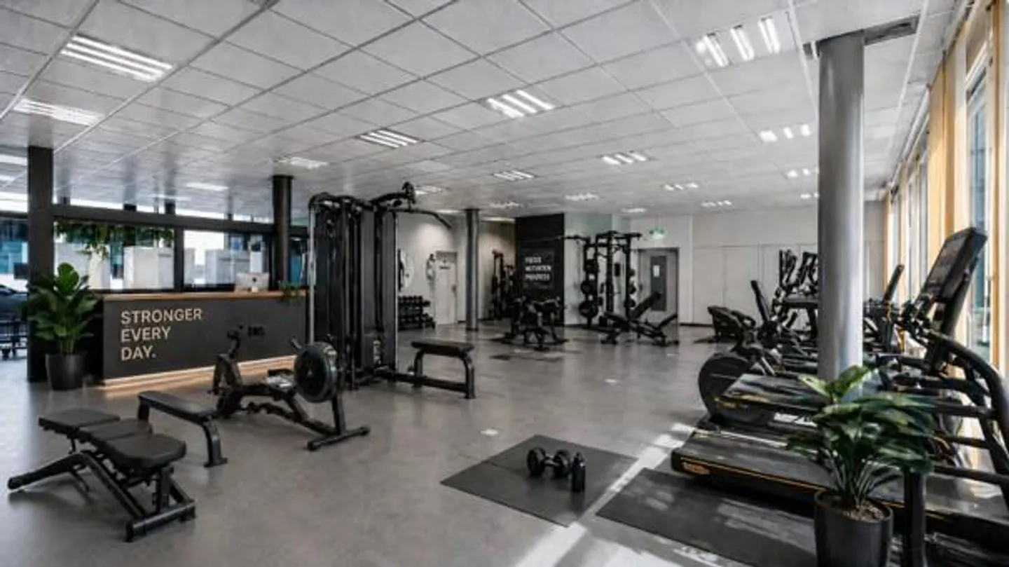 High-quality office/commercial space directly at Winterthur train station! - Photo 6 of 8
