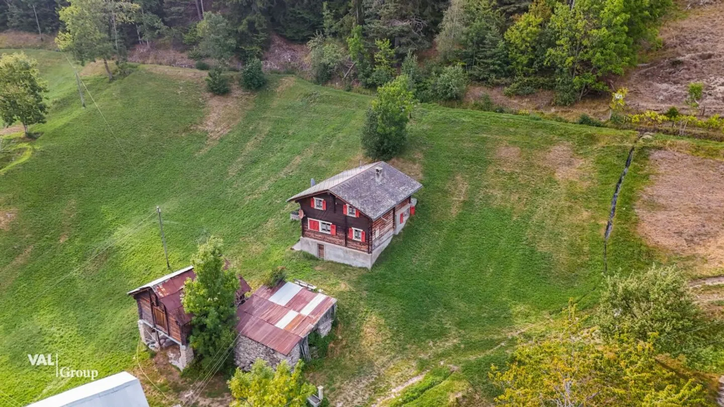 Maison de 4,5 pièces à Birgisch - Vivre avec vue, tranquillité et beaucoup de potentiel pour l'auto-conception - Photo 1 sur 13