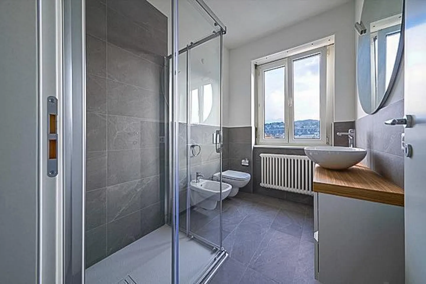 Large 4.5 rooms completely renovated in Chiasso - Photo 5 of 8