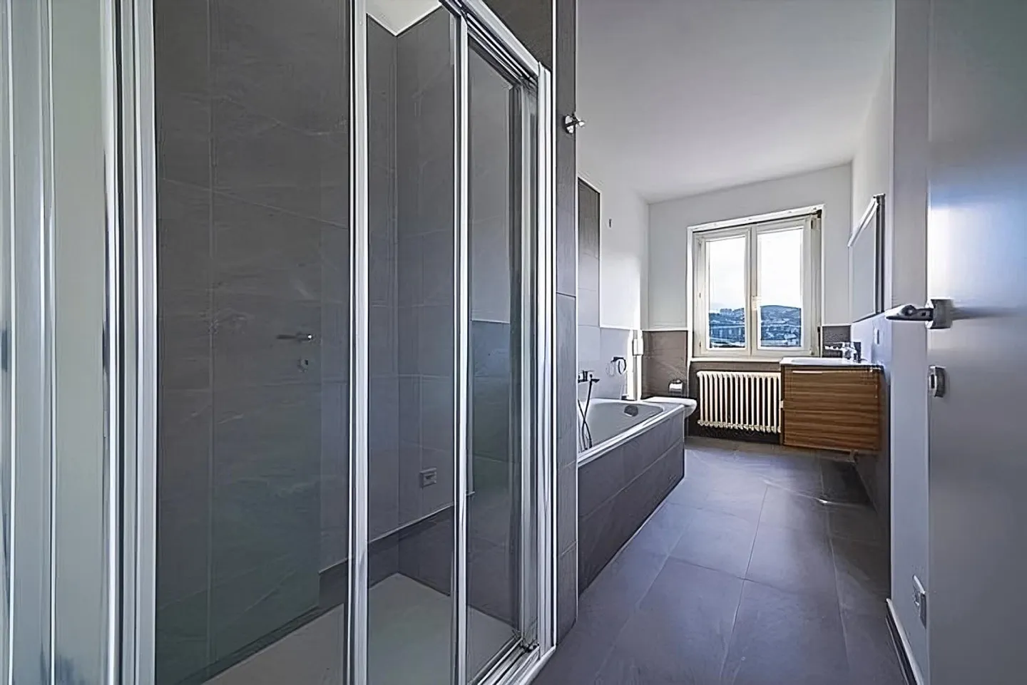 Large 4.5 rooms completely renovated in Chiasso - Photo 6 of 8