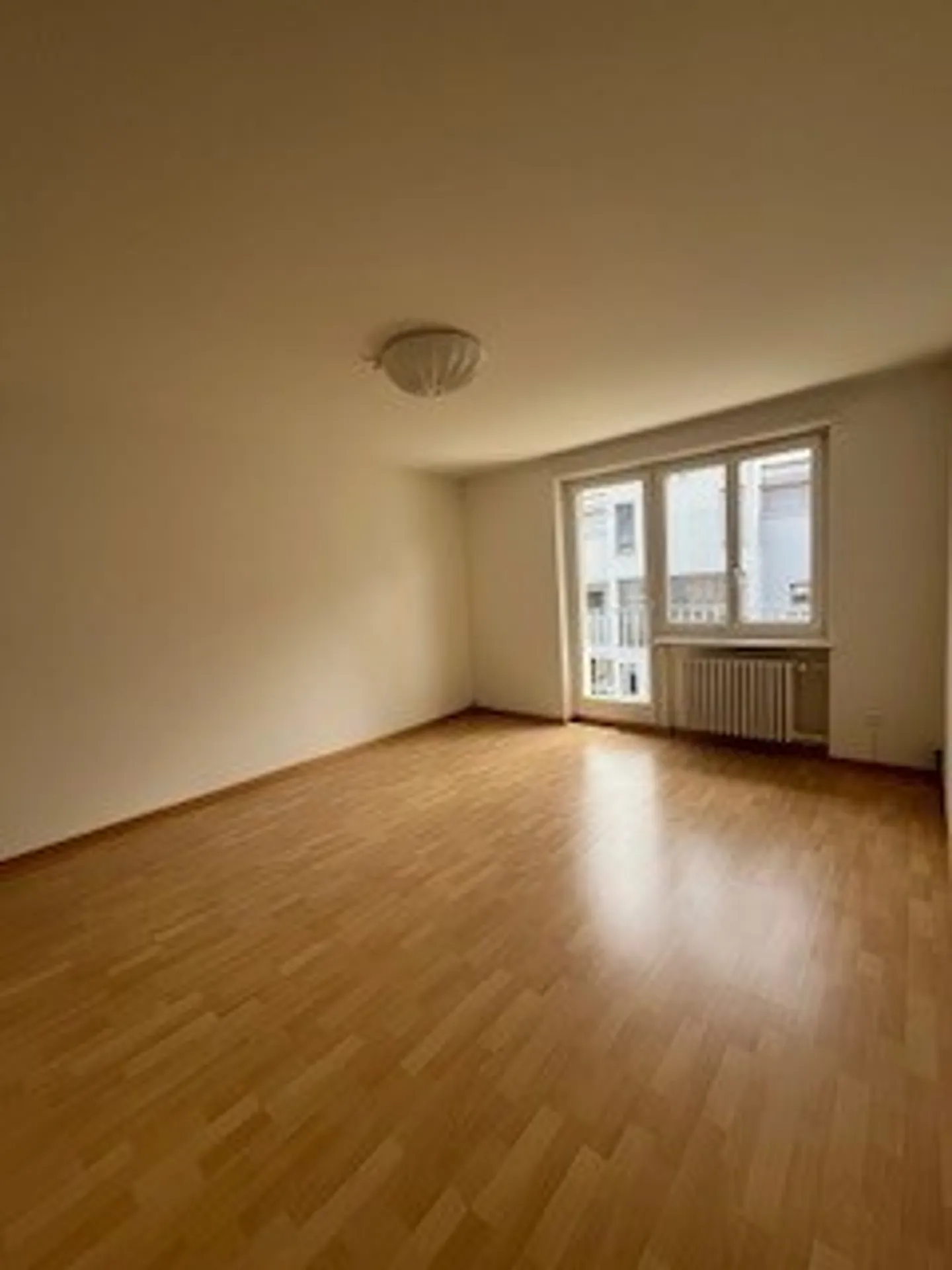 Appartement lumineux de 2 pièces au 2ème étage à louer - Photo 1 sur 4