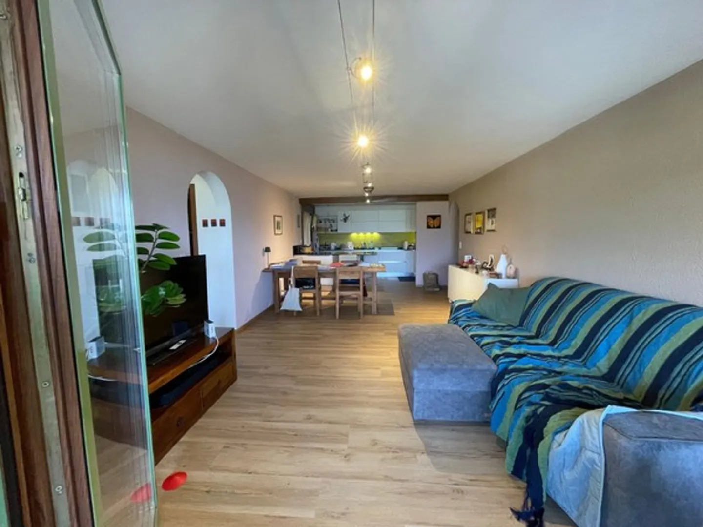 Wohnung 3.5 Zimmer komplett renoviert - Foto 3 von 12