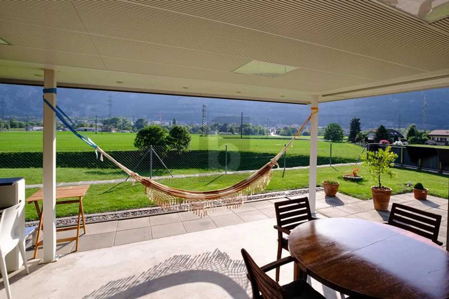 MIT EINER SCHÖNEN TERRASSE UND UNVERBAUTER AUSSICHT - Foto 5 von 6