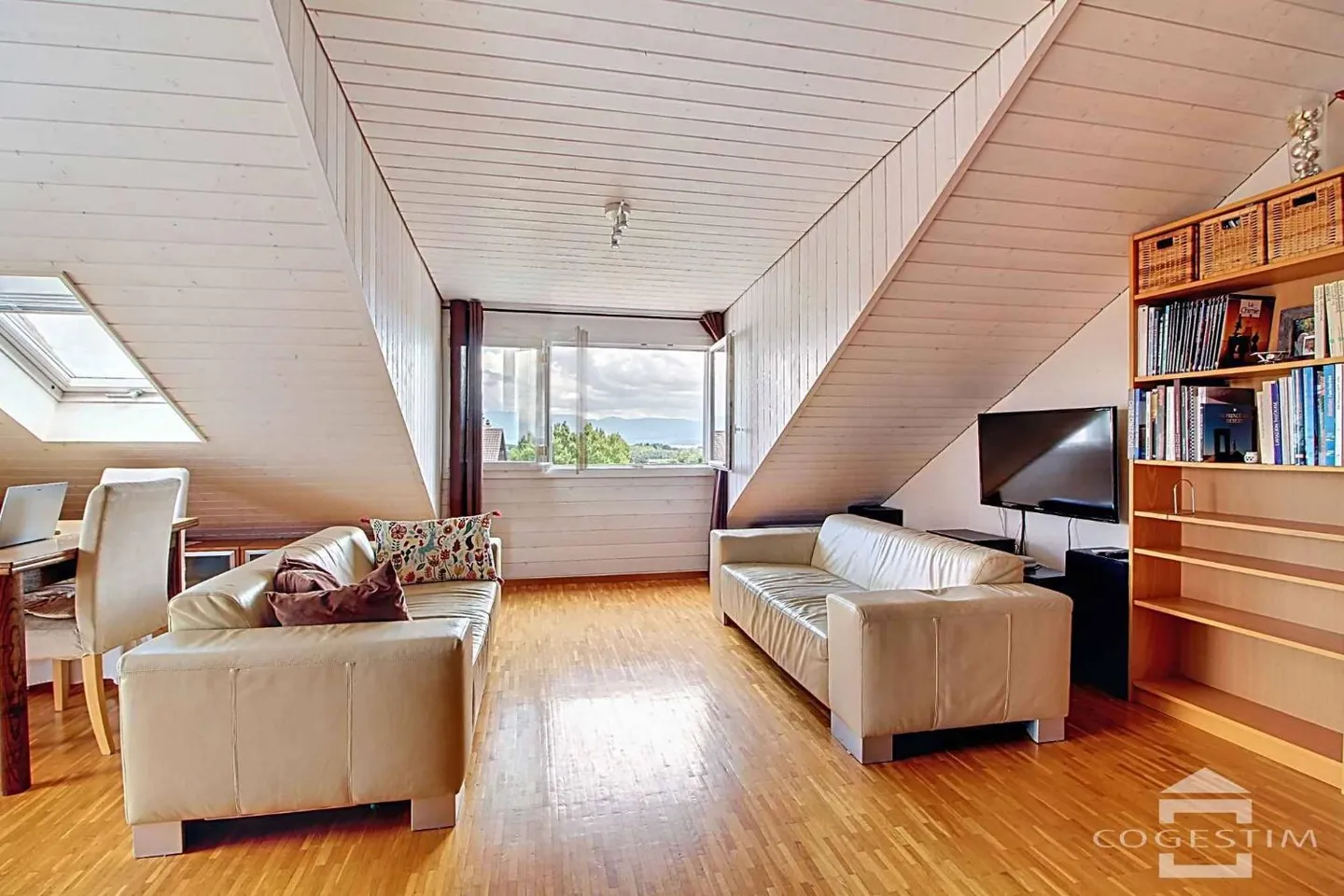 Appartement Duplex avec Vue Lac - Photo 3 sur 11