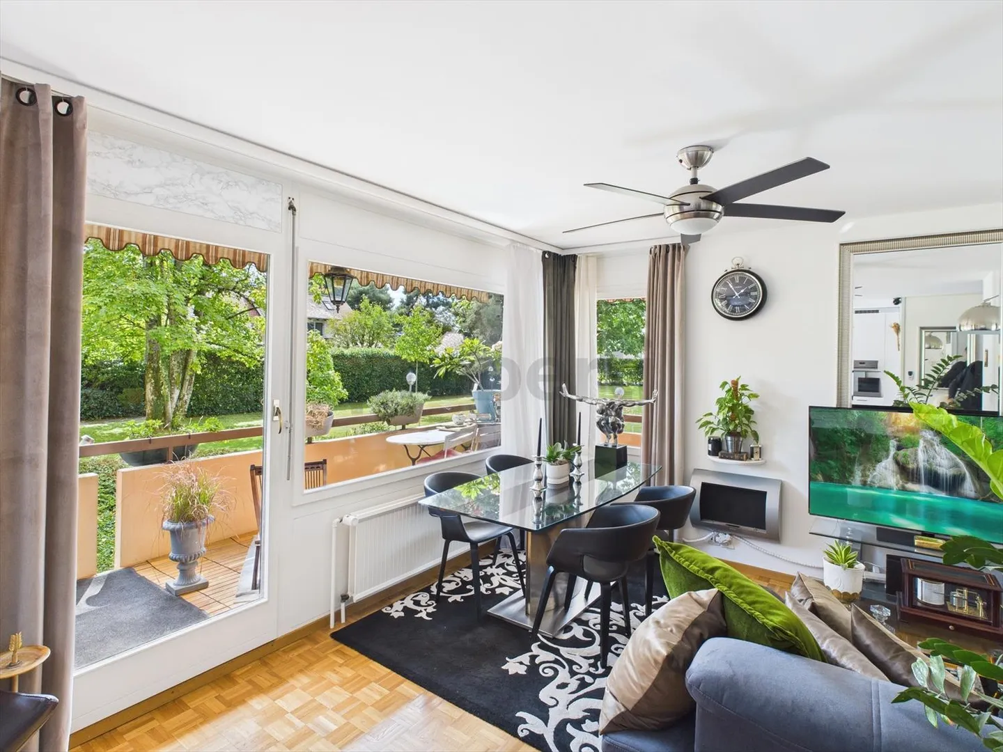 Exklusive 2,5-Zimmer-Wohnung in Saint-Sulpice mit Balkon - Foto 1 von 12