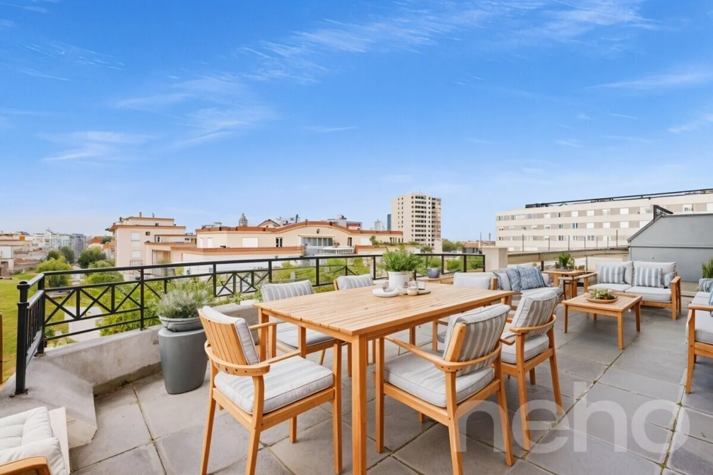 Attico da ristrutturare con ampia terrazza - Foto 1 di 13