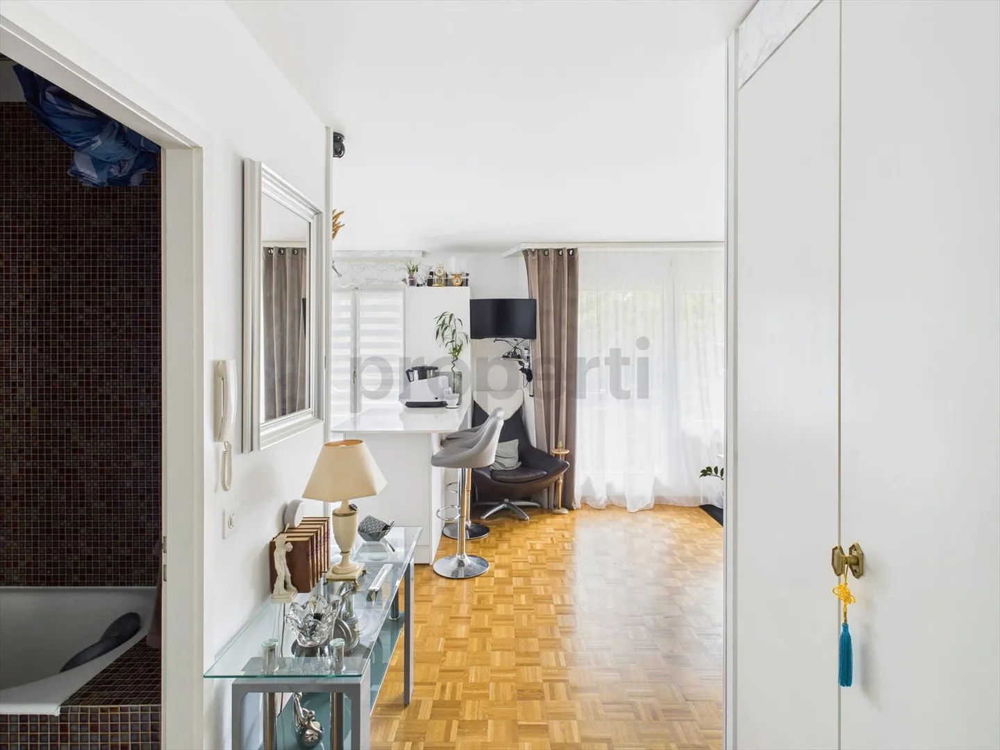 Exklusive 2,5-Zimmer-Wohnung in Saint-Sulpice mit Balkon - Foto 7 von 12
