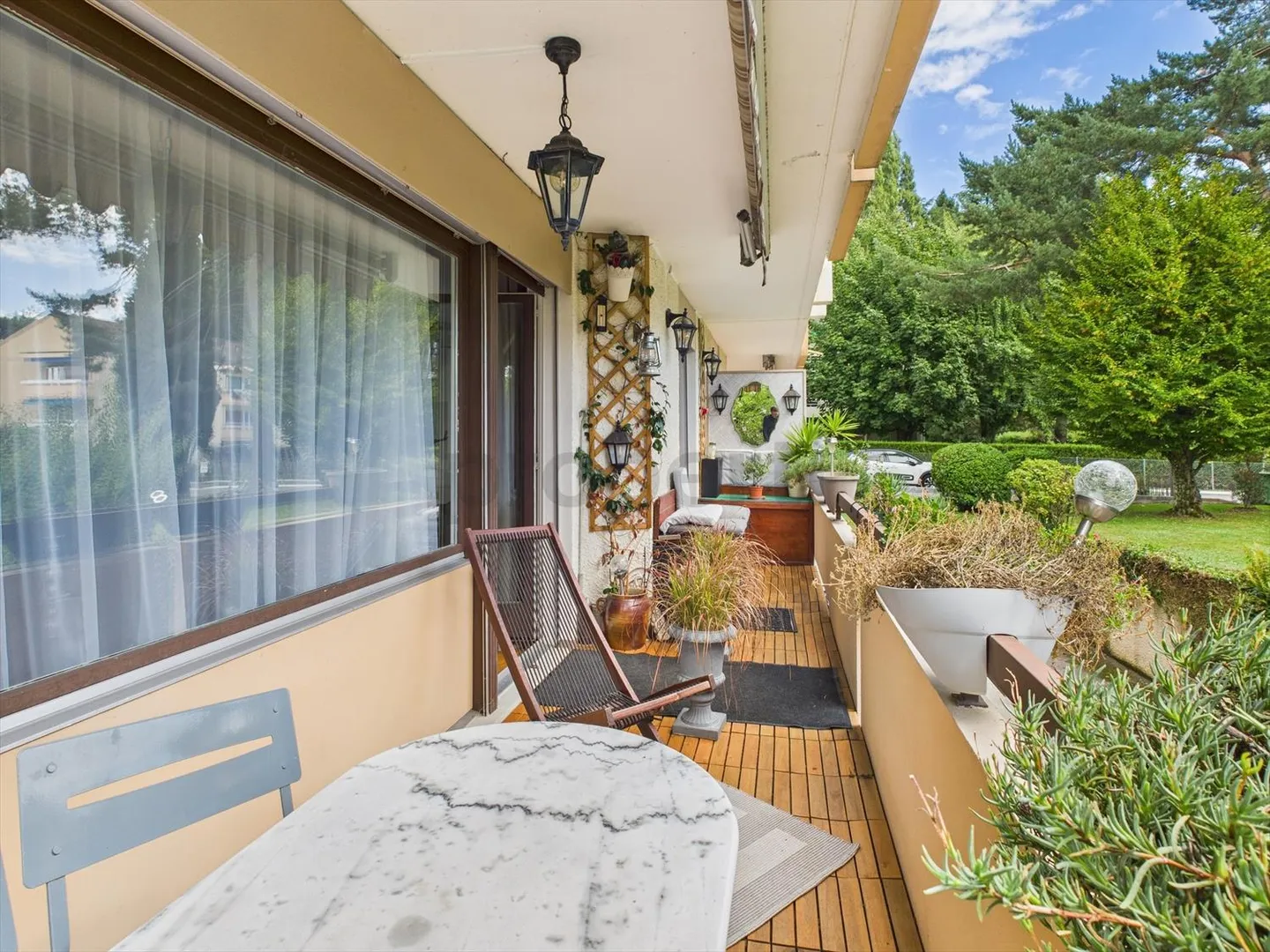 Exklusive 2,5-Zimmer-Wohnung in Saint-Sulpice mit Balkon - Foto 10 von 12