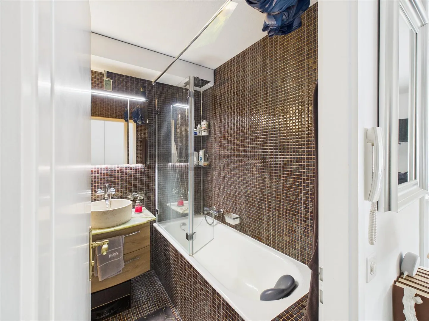 Exklusive 2,5-Zimmer-Wohnung in Saint-Sulpice mit Balkon - Foto 9 von 12