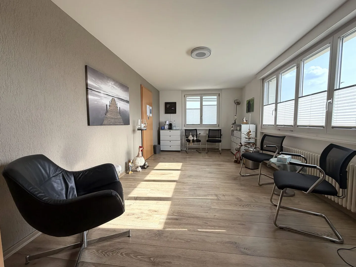 For Sale: Beautiful, Well-Maintained Detached House - Photo 7 of 18