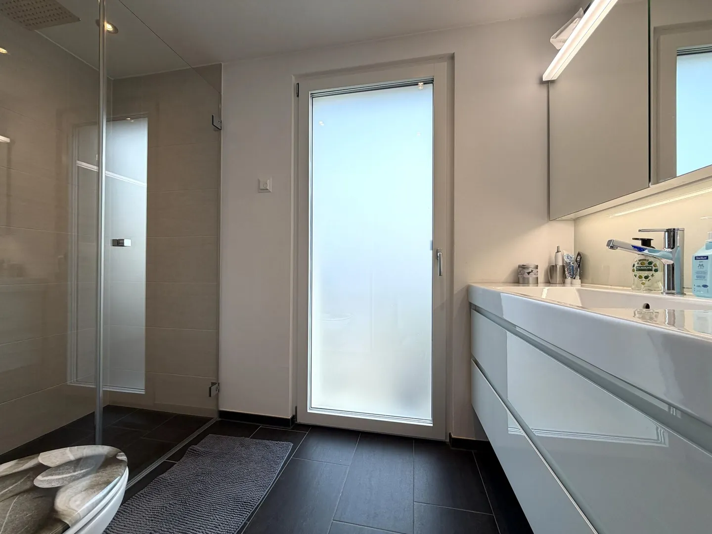 For Sale: Beautiful, Well-Maintained Detached House - Photo 12 of 18