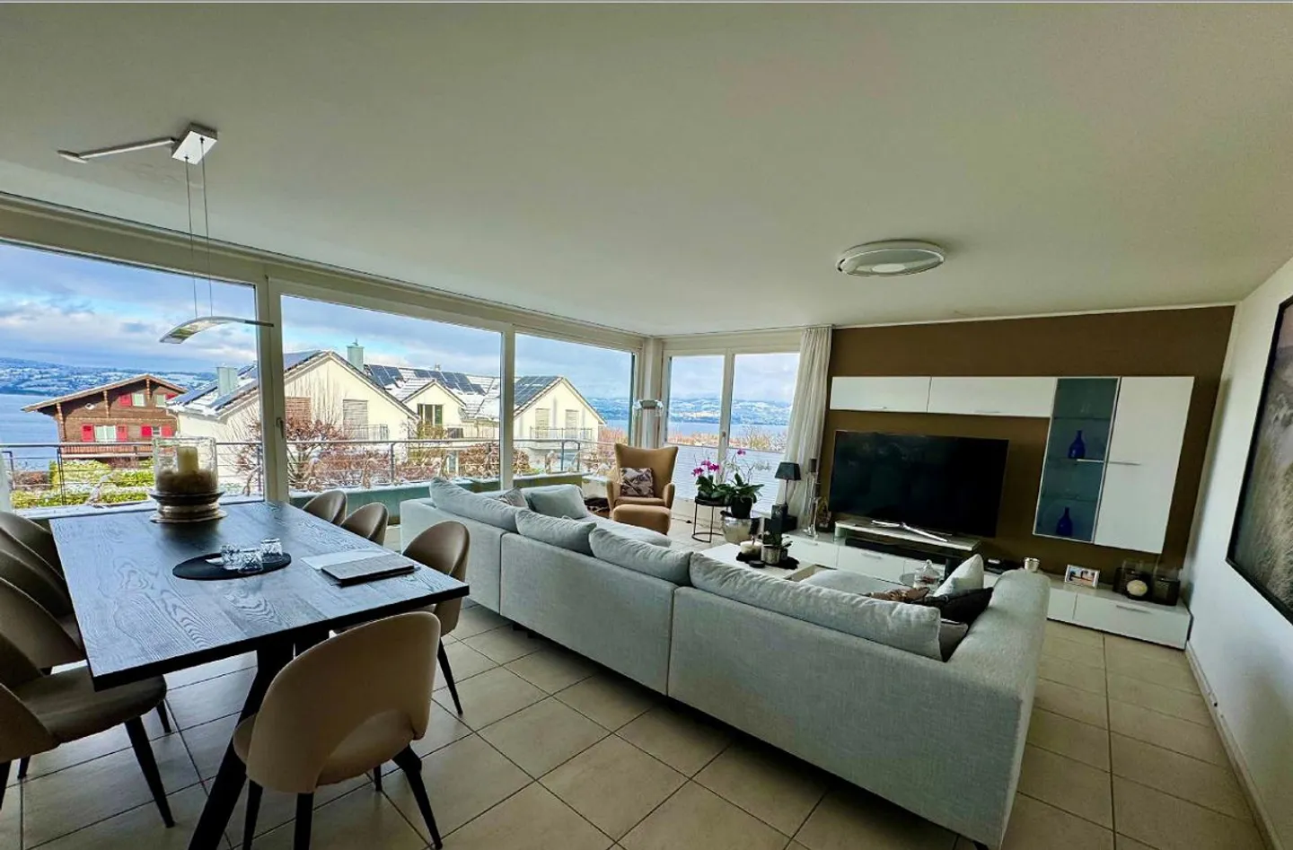 Exclusive Rental Apartment with Lake View in Bäch near Wollerau (SZ) - Photo 6 of 17