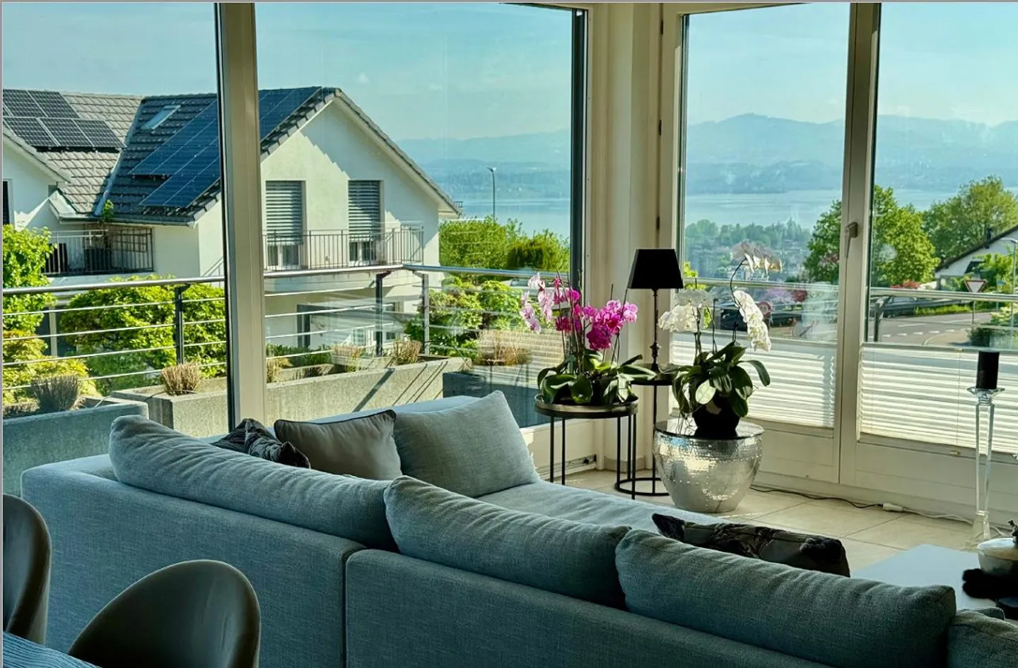 Exclusive Rental Apartment with Lake View in Bäch near Wollerau (SZ) - Photo 7 of 17