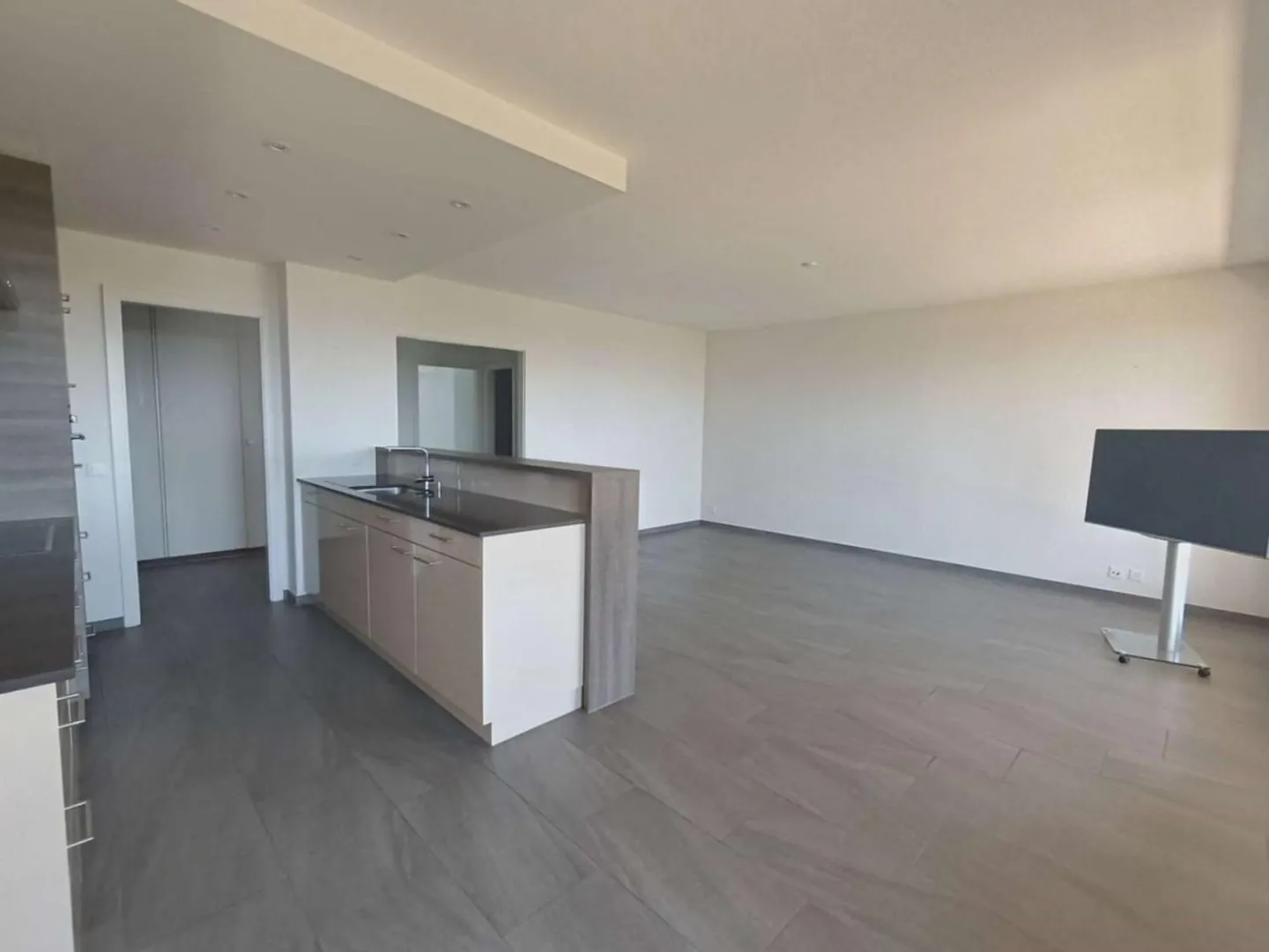 Appartement lumineux 3.5 pièces - Photo 2 sur 13