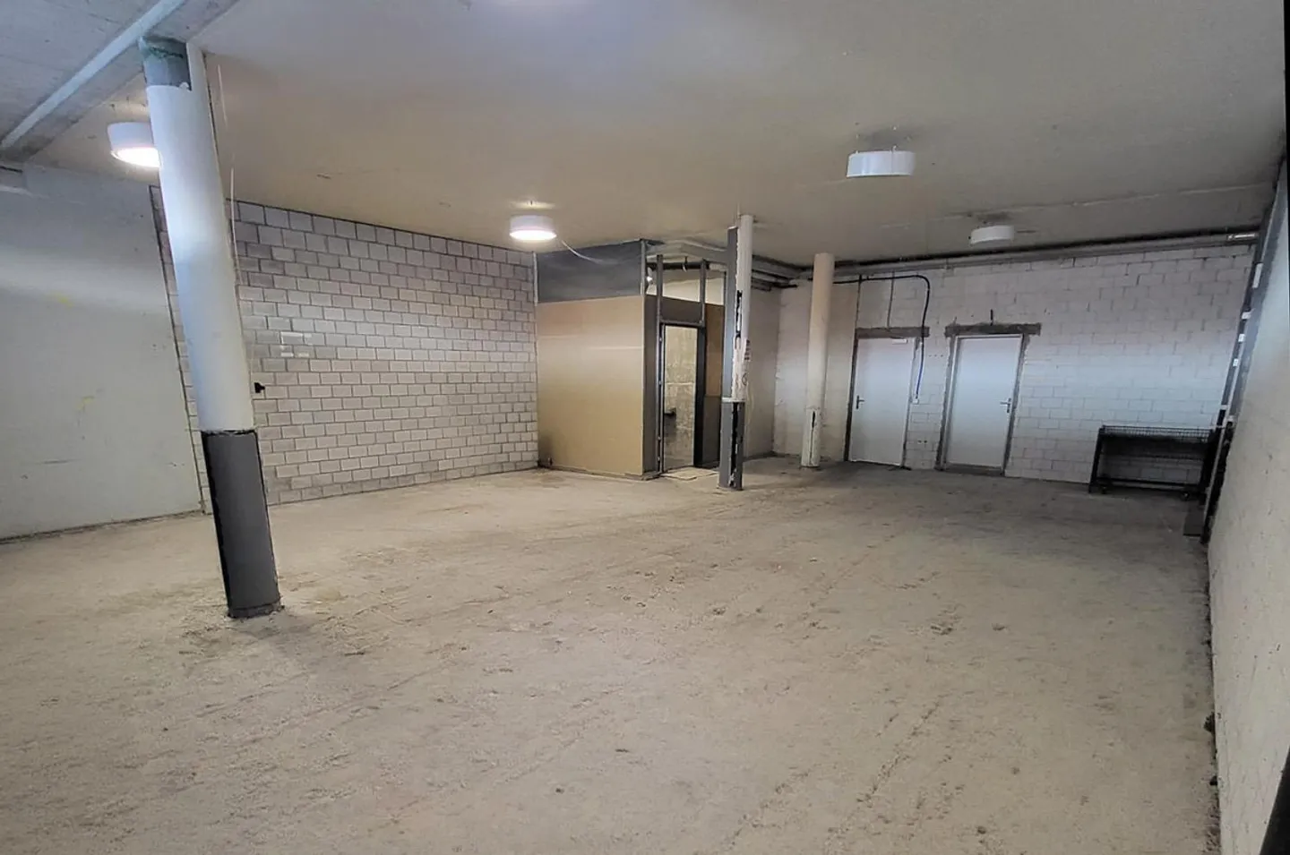 Espace de vente rénové dans un emplacement central au cœur de Bienne - Photo 4 sur 8