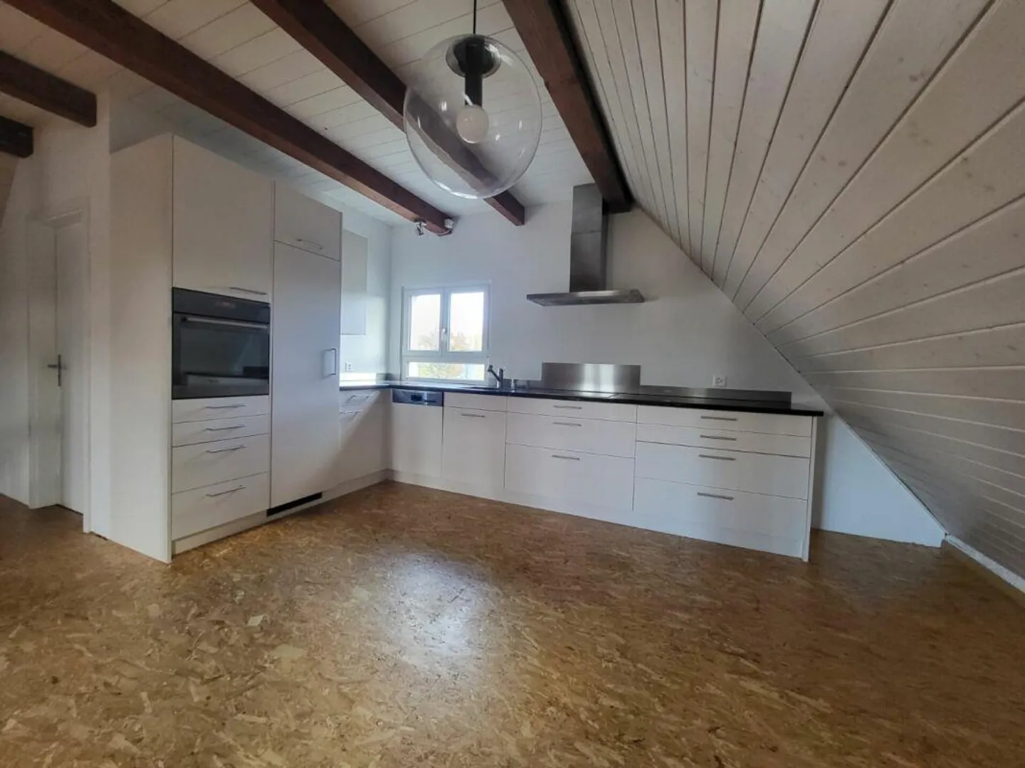 Gemütliche 1.5-Zimmer-Dachwohnunng mit toller Galerie - Foto 3 von 6