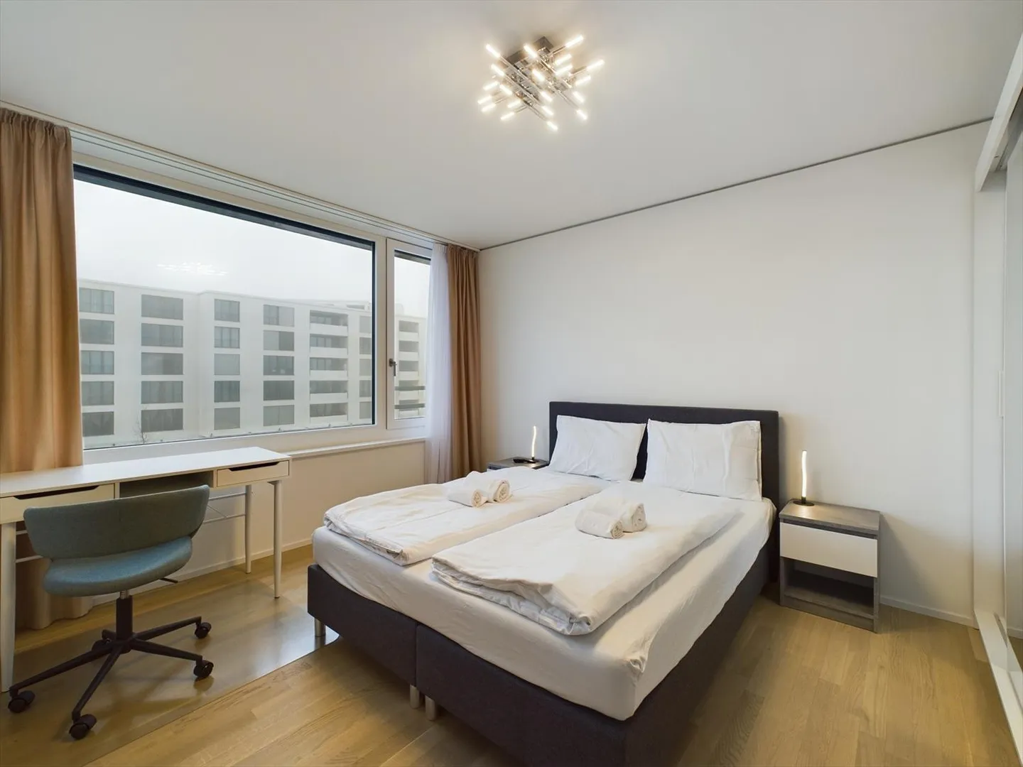 Appartamento moderno di 5,5 stanze a Neuhausen - arredato - Foto 5 di 11