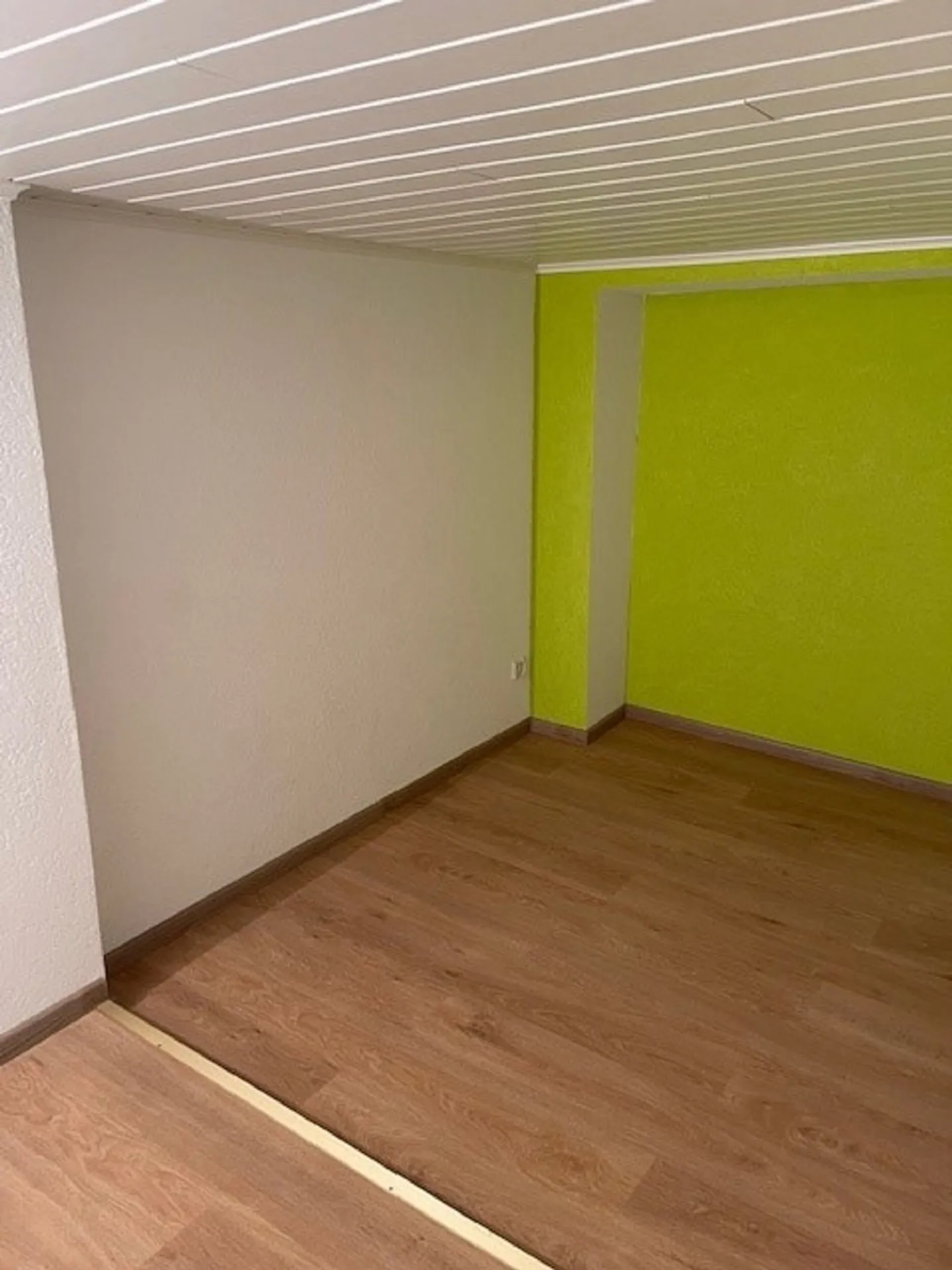 Charming 2-Room Apartment - Photo 3 of 4