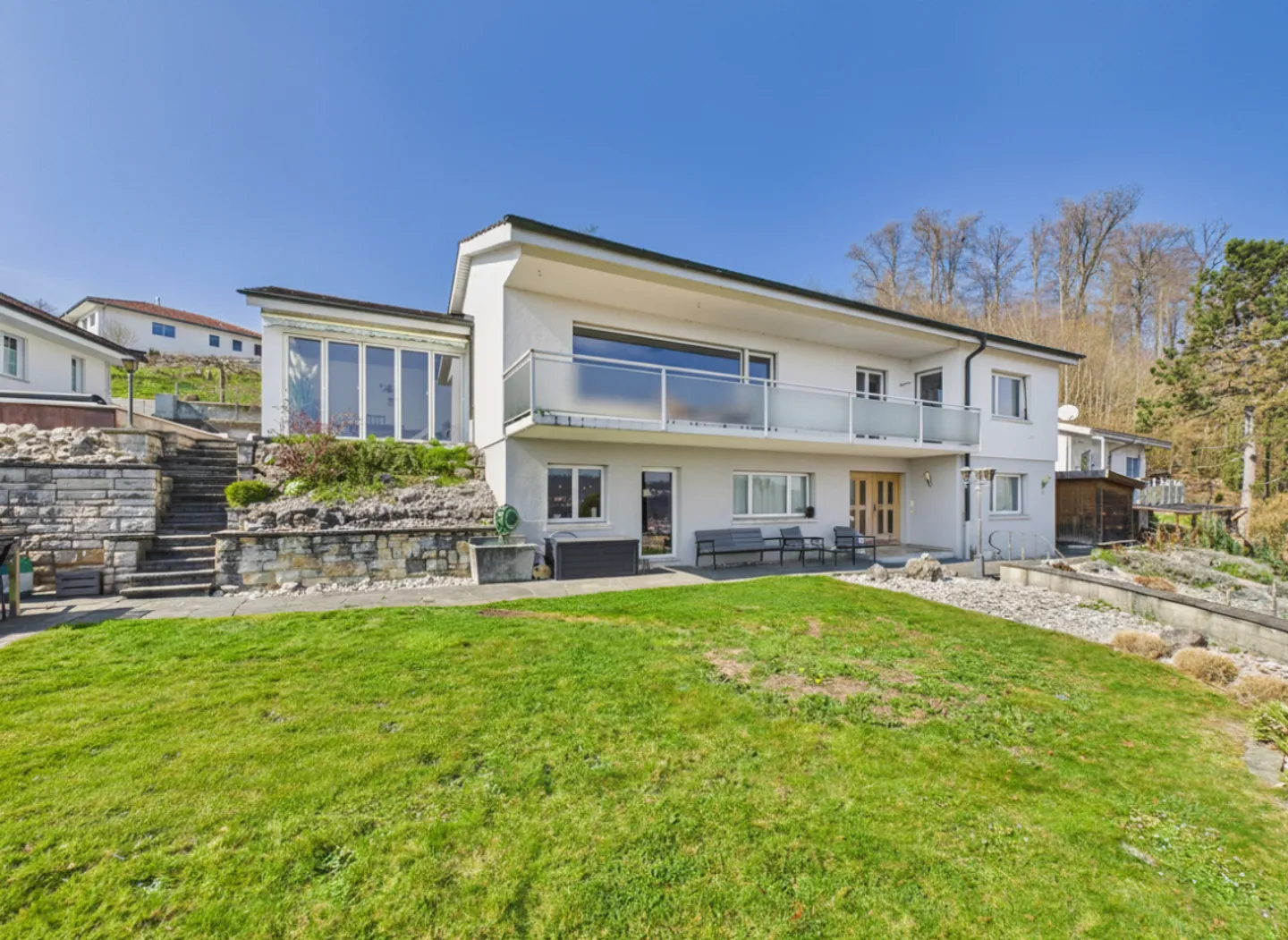 Rareté : Maison individuelle, deux unités résidentielles, piscine et vue imprenable - Photo 2 sur 9
