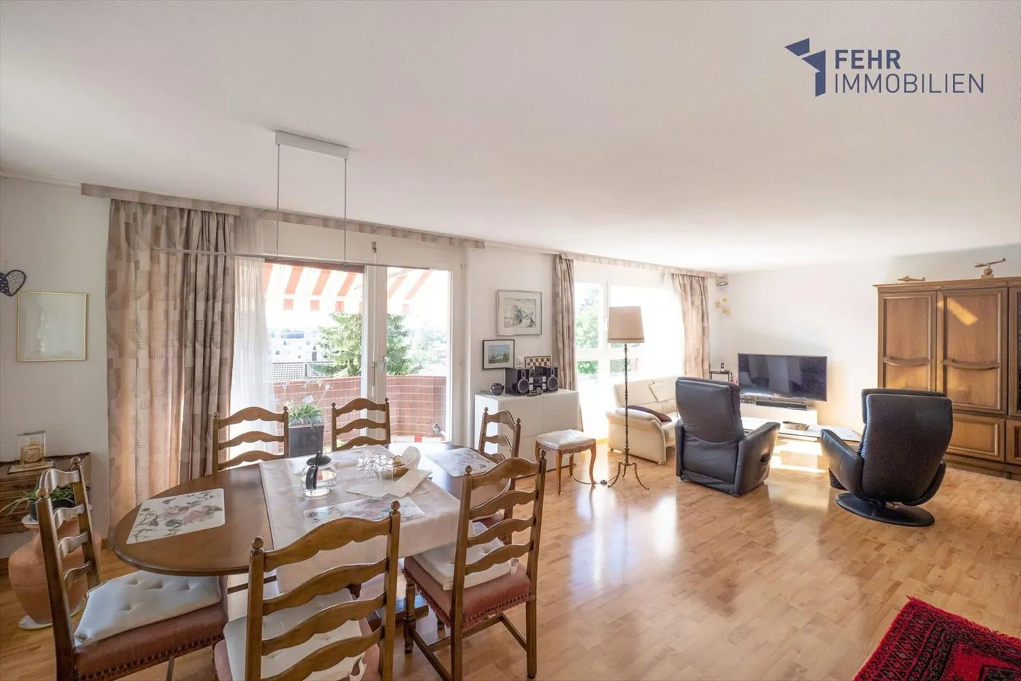 Fehr Immobiliare - Ampio appartamento di 5½ stanze in posizione soleggiata - Foto 3 di 13