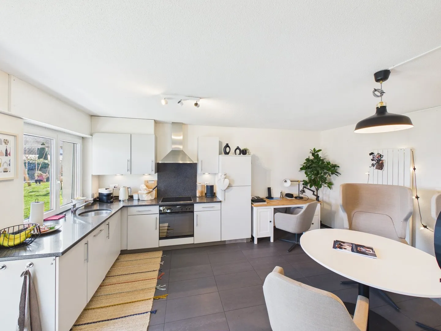 Rareté : Maison individuelle, deux unités résidentielles, piscine et vue imprenable - Photo 5 sur 9