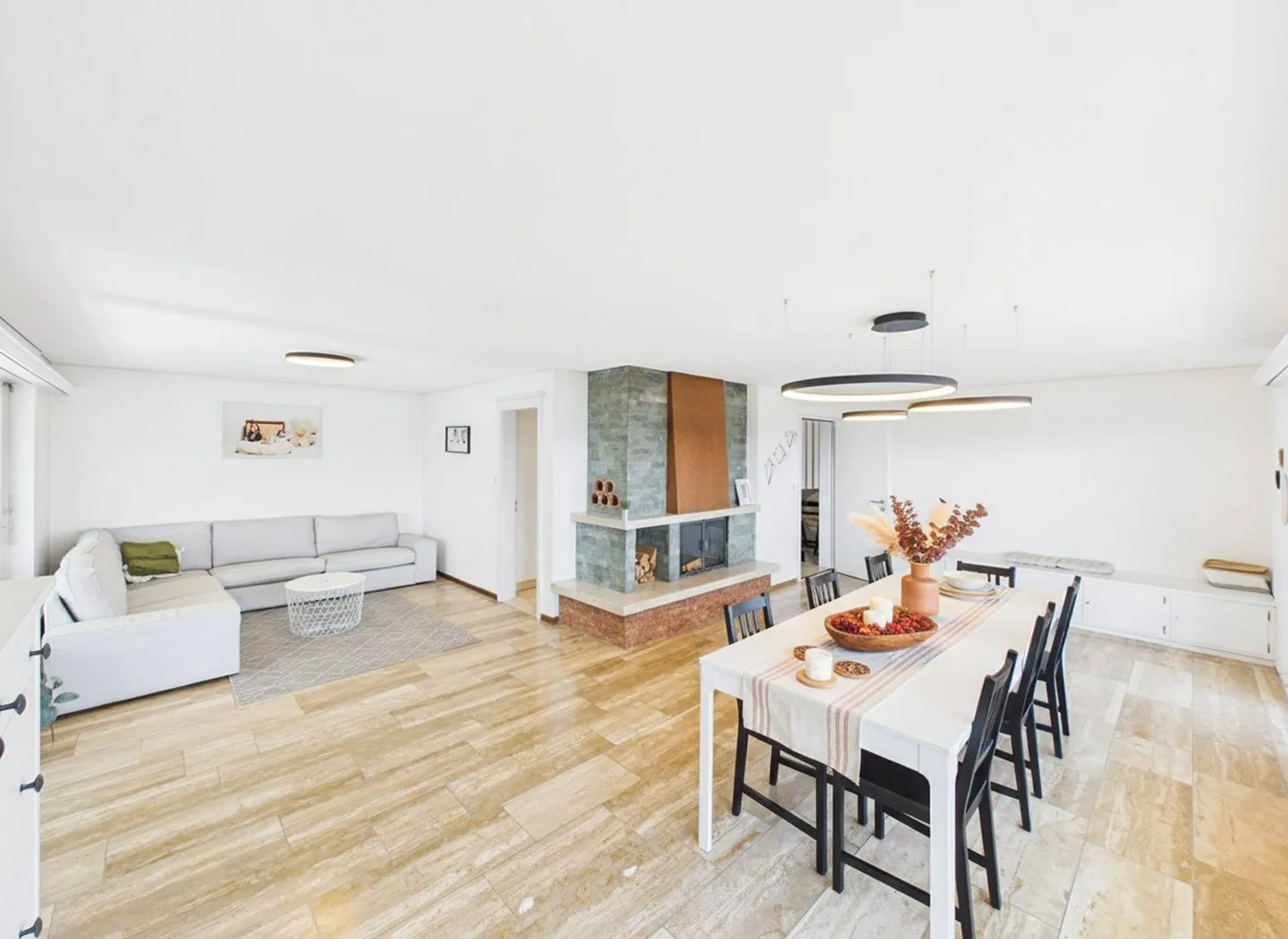 Rareté : Maison individuelle, deux unités résidentielles, piscine et vue imprenable - Photo 8 sur 9