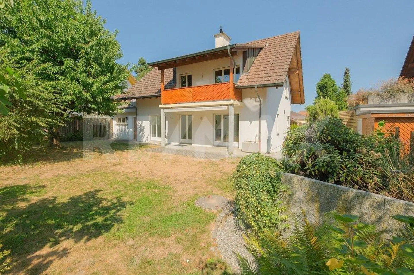 6.5 Room Detached House: Between Fireplace and Garden Bliss - Photo 1 of 13