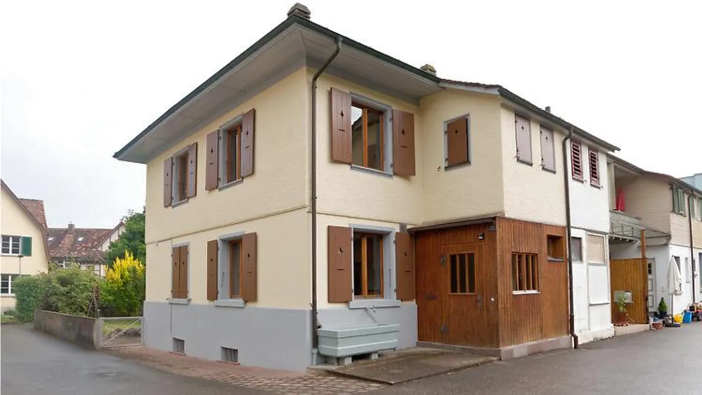 4 ROOM HOUSE IN LANGENTHAL (BE), FURNISHED, TEMPORARY - Photo 1 of 10