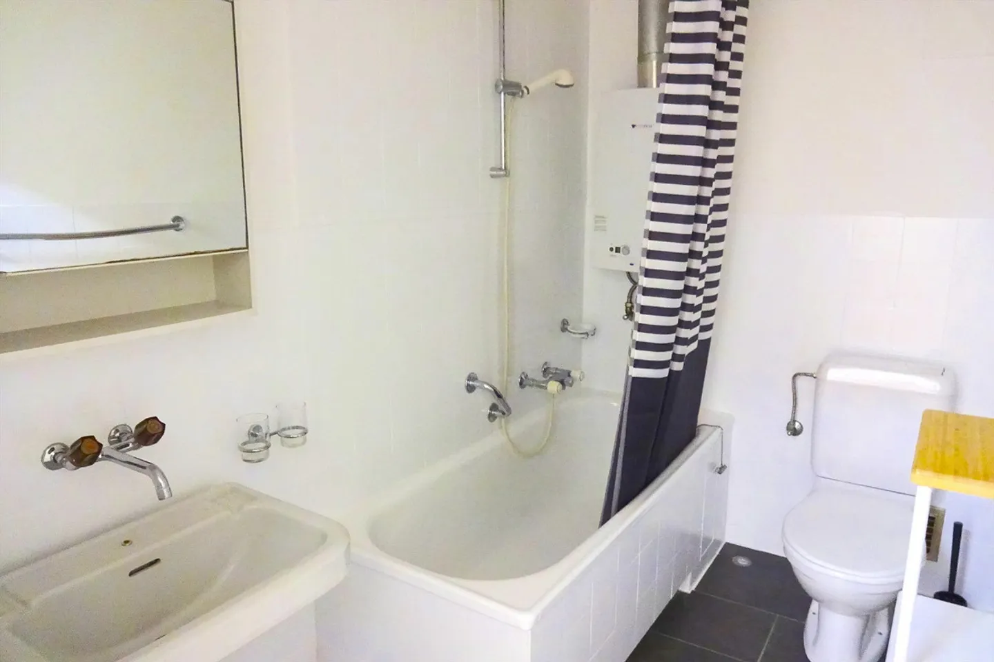 Furnished shared room including everything directly at Badischer Bahnhof - Photo 3 of 6