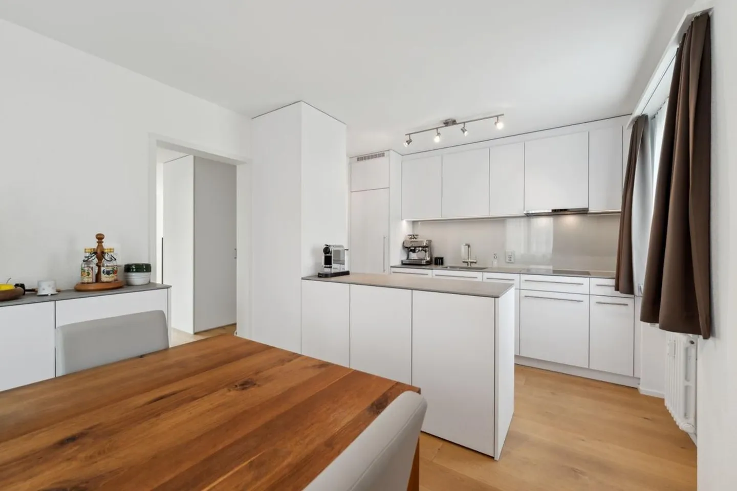 3.5-room apartment in Weggis – modernized, near the lake, 2 balconies - ready for immediate occupancy. - Photo 2 of 5