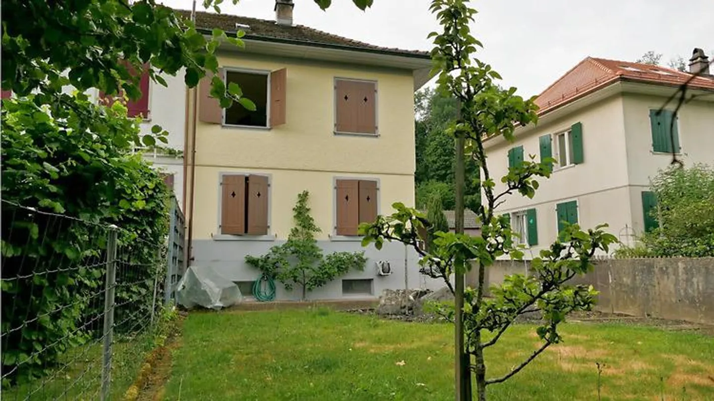 4 ROOM HOUSE IN LANGENTHAL (BE), FURNISHED, TEMPORARY - Photo 2 of 10