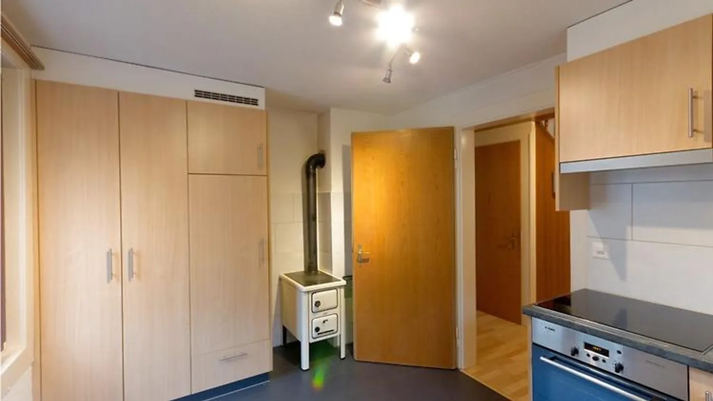 4 ROOM HOUSE IN LANGENTHAL (BE), FURNISHED, TEMPORARY - Photo 5 of 10