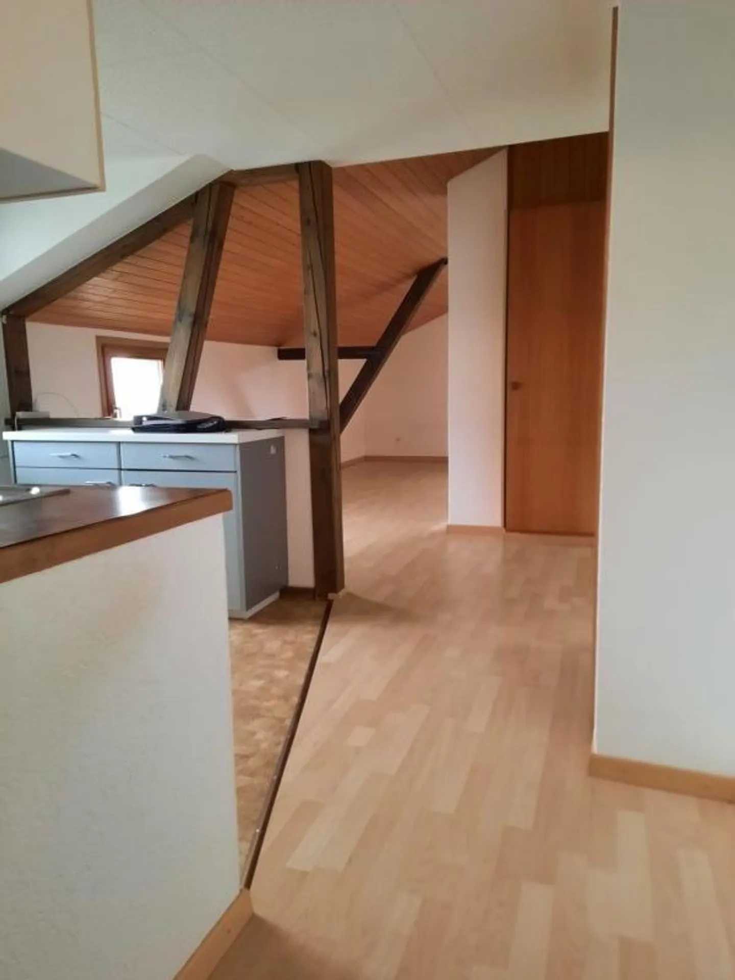 Appartamento centrale di 2,5 stanze con balcone - Foto 4 di 6