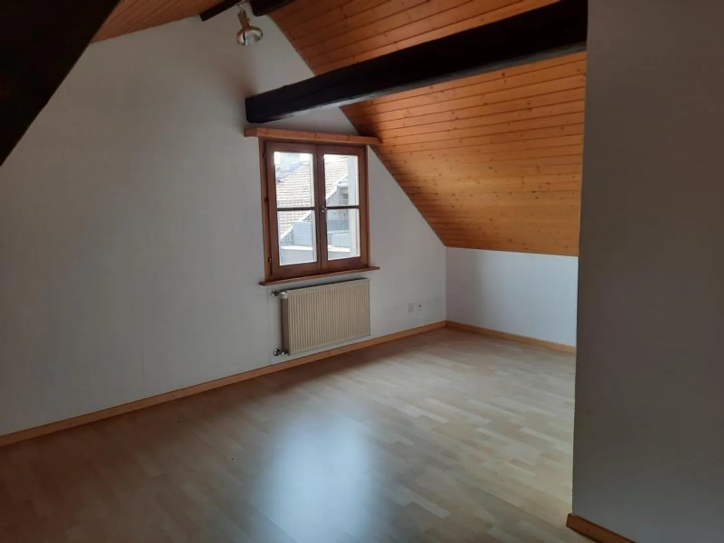 Appartamento centrale di 2,5 stanze con balcone - Foto 5 di 6