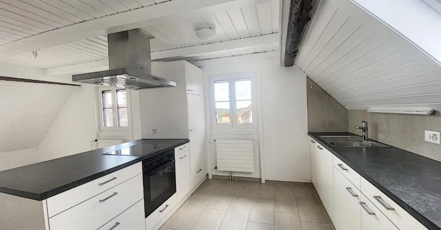 Charming 3.5 Room Apartment - Photo 1 of 10