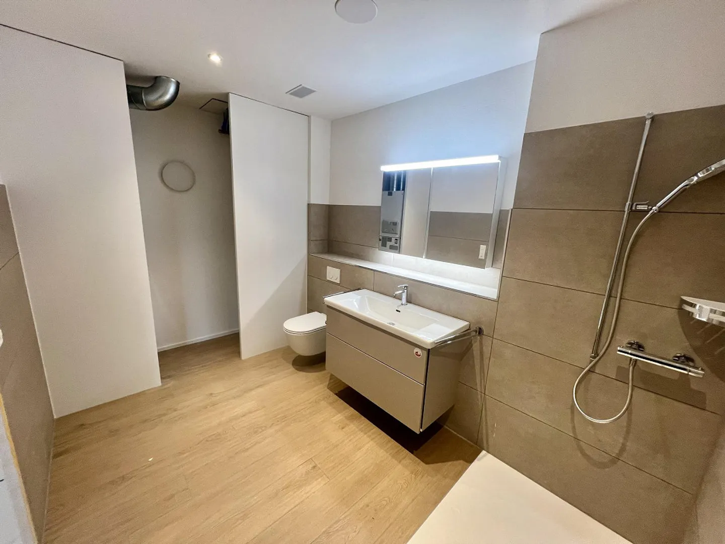 Appartement moderne de 3,5 pièces en première occupation - Photo 4 sur 10